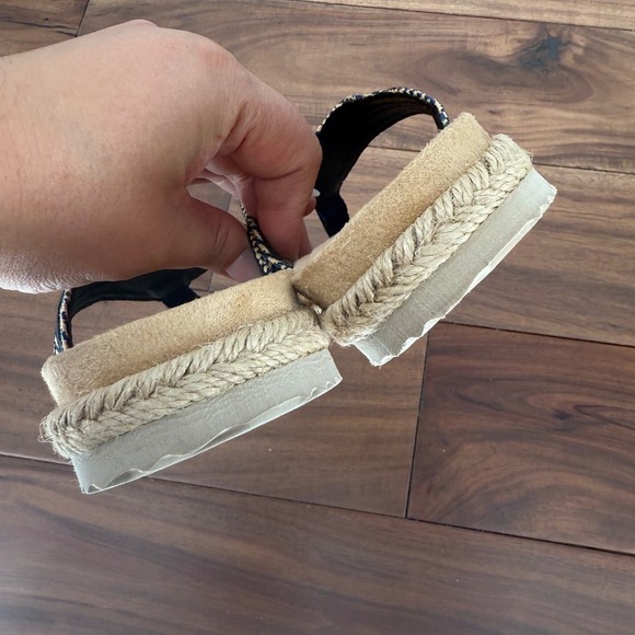 Easy Street Starling Espadrille Flip Flops Navy Blue Womens 6.5 - Picture 6 of 8